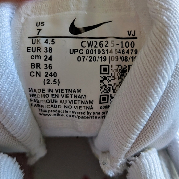 Nike Red and White Athletic Shoes - Picture 7 of 8